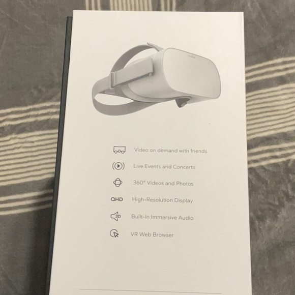 Oculus Go All-in-One VR Headset Discountinued - Picture 2 of 5